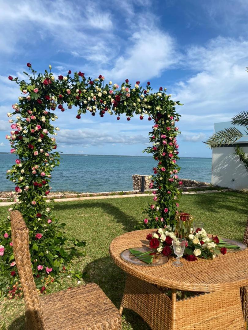 Zanzibar Dt Beachfront Villa Mkunguni Kültér fotó